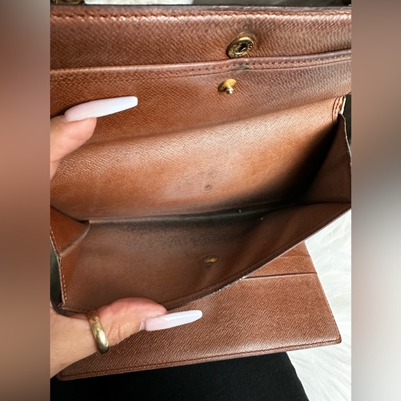 Louis Vuitton international crossbody. #MI1923 - Picture 8 of 8